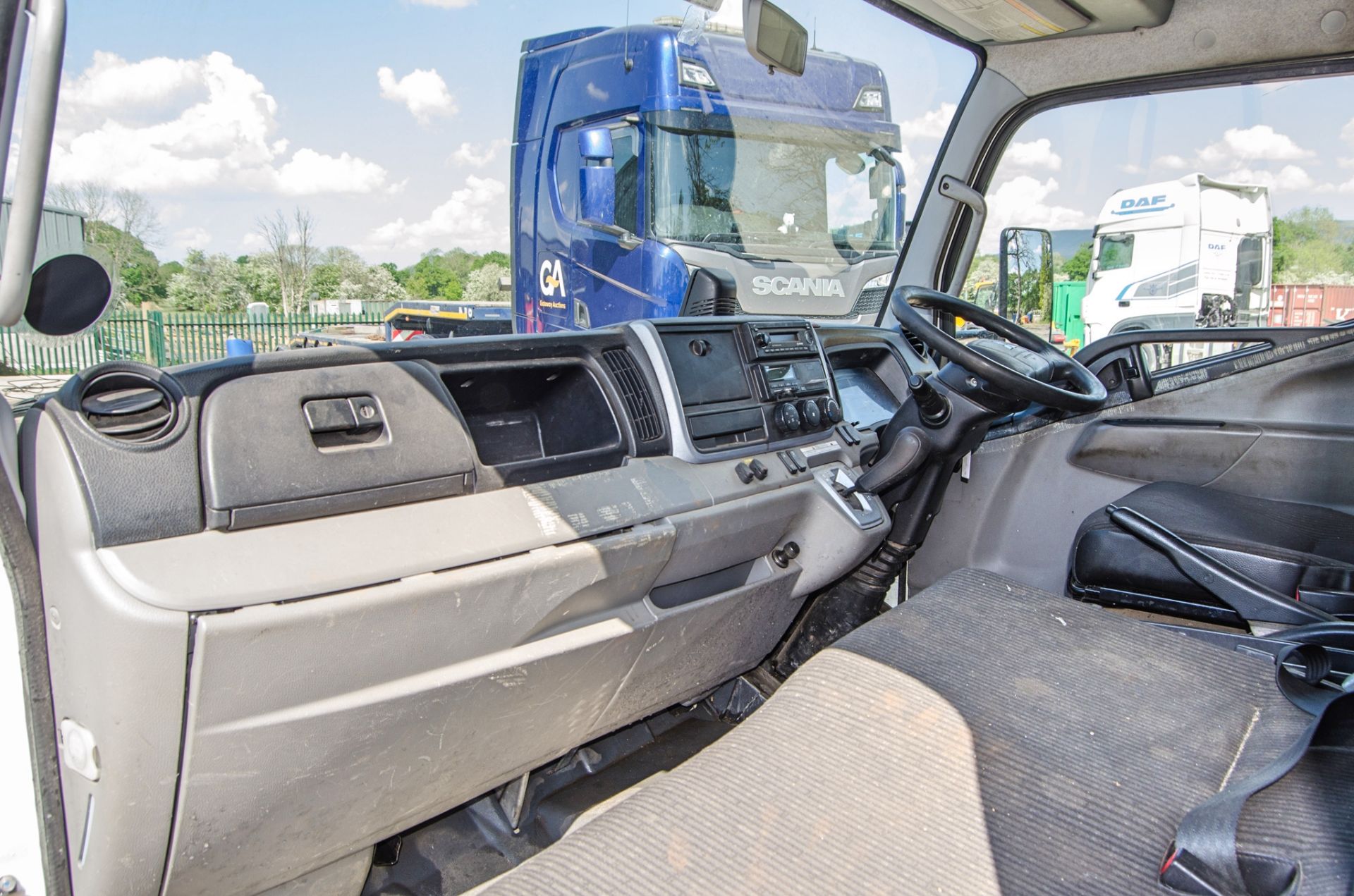 Mitsubishi Fuso Canter 7C18 7.5 tonne 2998cc diesel automatic beaver tail plant lorry Registration - Image 21 of 26