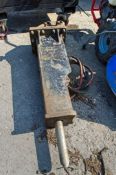 Hydraulic breaker Pin diameter: 35mm Pin centres: 130mm Pin width: 140mm A861337