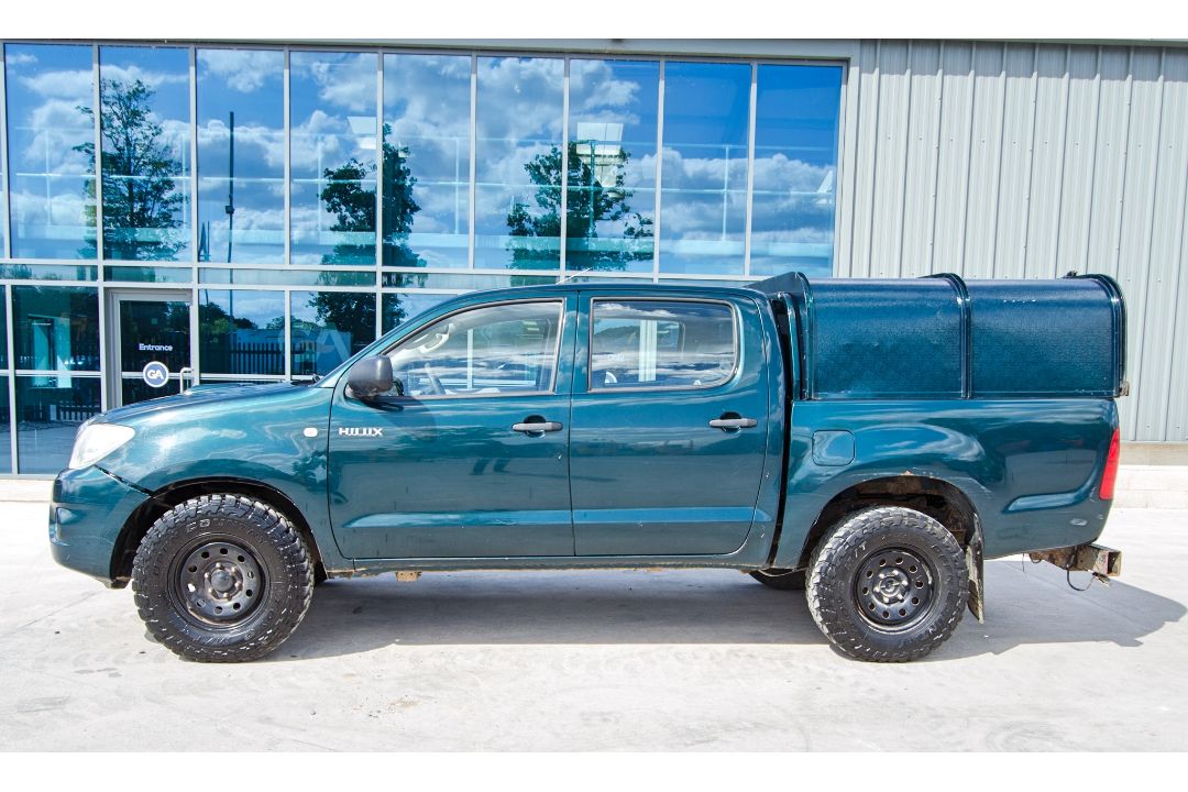 Toyota Hilux HL2 D-4D 2494cc diesel 5 speed manual 4 wheel drive double cab pick up Registration - Image 7 of 32