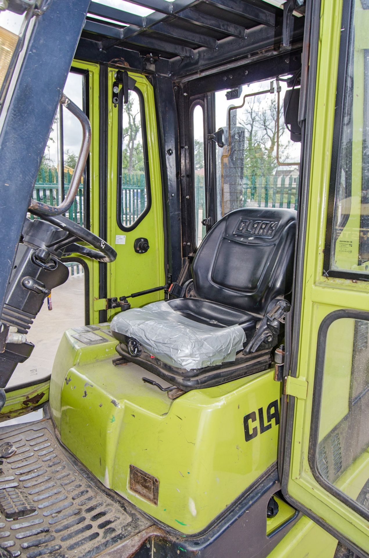 Clark C30D 3 tonne diesel fork lift truck Year: 2015 S/N: 8296 Recorded Hours: 5749 N707473 - Image 16 of 23