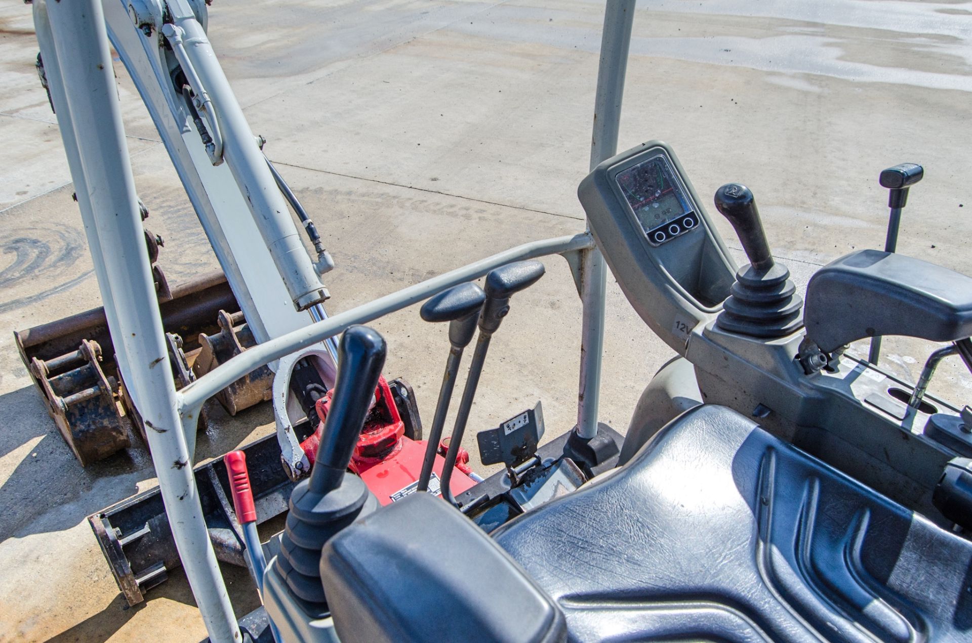 Takeuchi TB216 1.6 tonne rubber tracked mini excavator Year: 2021 S/N: 216018237 Recorded Hours: - Image 24 of 37
