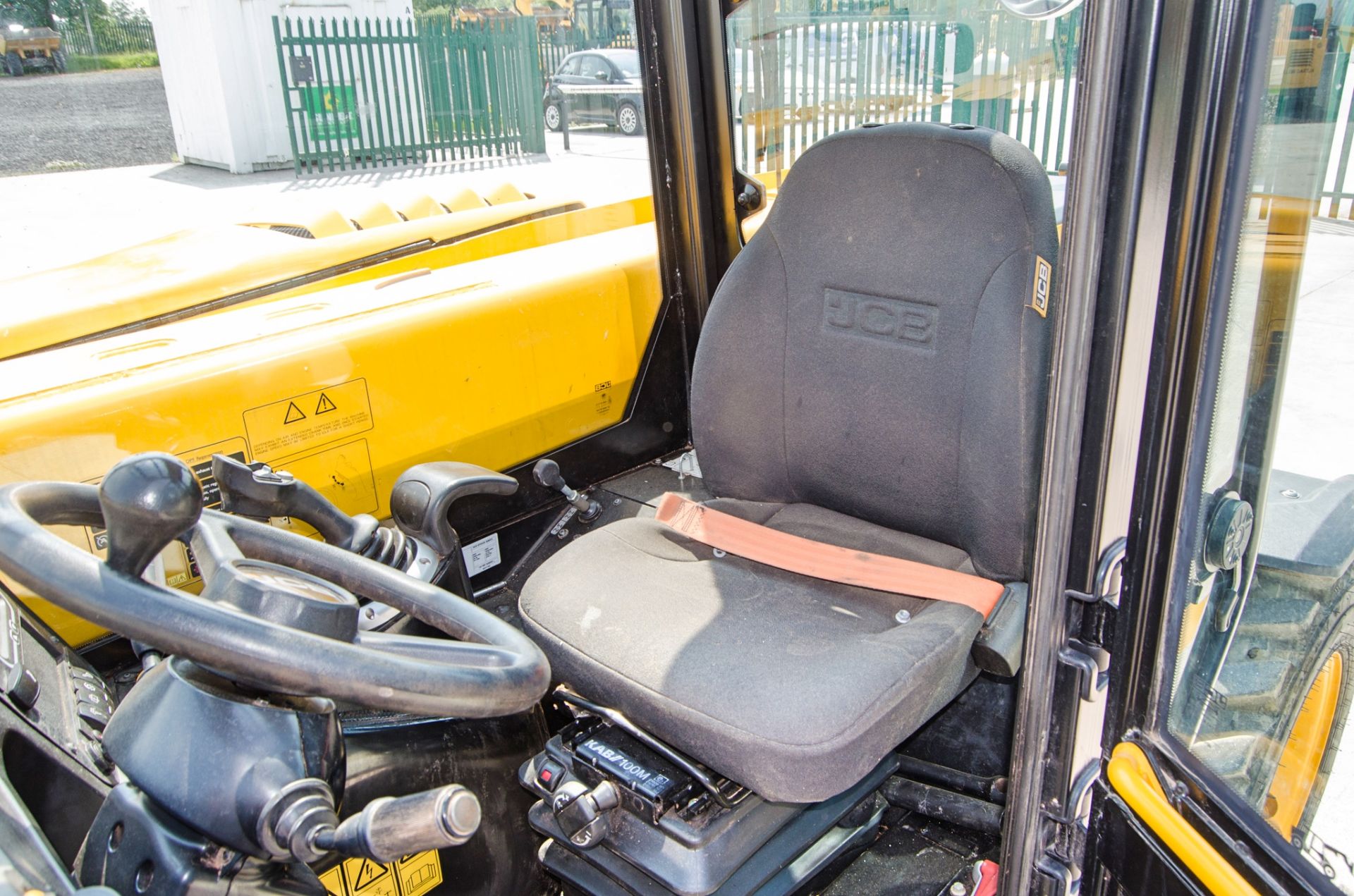 JCB 525-60 Hi-Viz Stage V 6 metre telescopic handler Year: 2024 S/N: 3327922 Recorded Hours: 1153 - Image 17 of 26