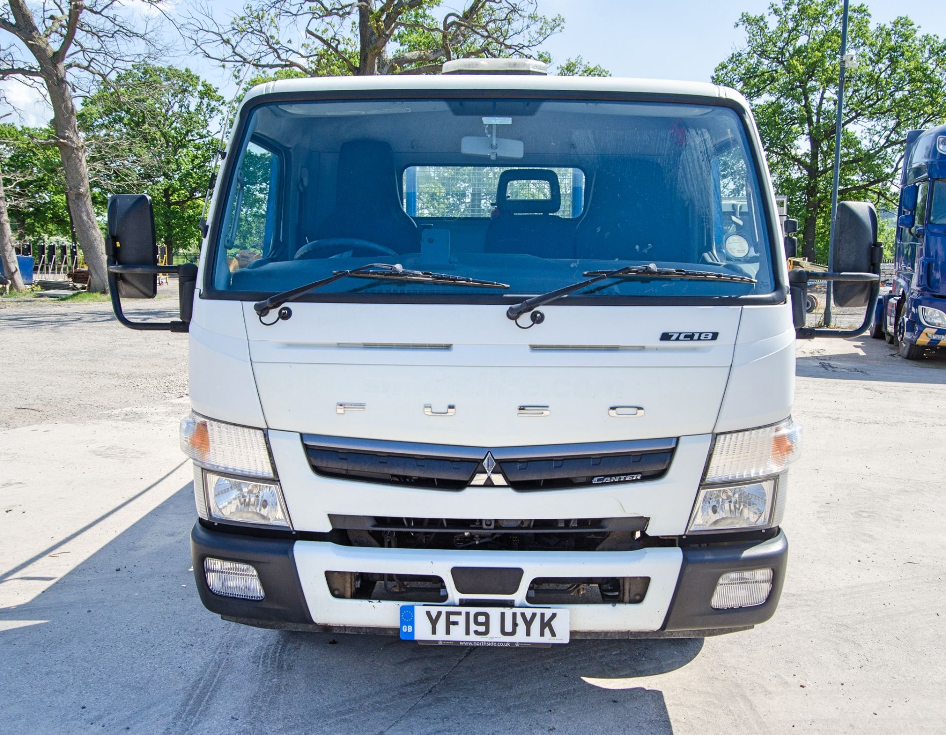 Mitsubishi Fuso Canter 7C18 7.5 tonne 2998cc diesel automatic beaver tail plant lorry Registration - Image 5 of 26