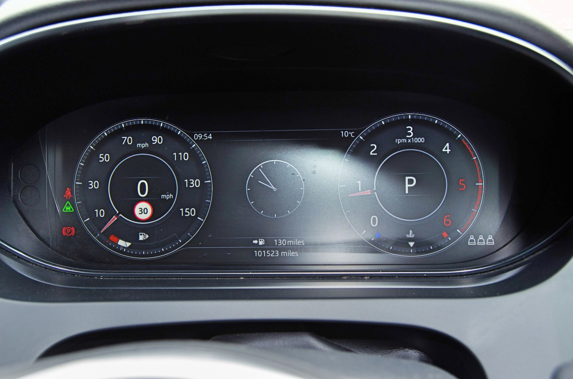 Jaguar E-Pace R-Dynamic HSE 1999cc 4 wheel drive diesel automatic estate car Registration Number: - Image 31 of 38
