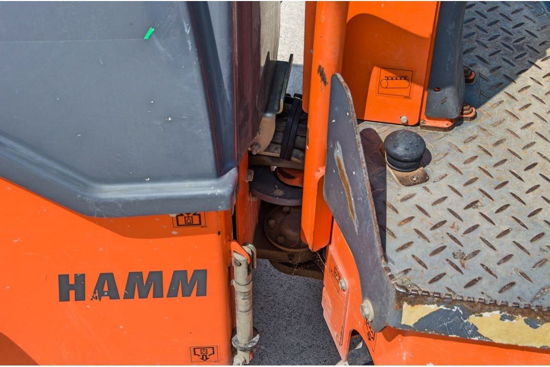 Hamm HD8VV double drum ride on roller Year: 2016 S/N: H1993533 Recorded Hours: 240 A728565 - Image 13 of 20