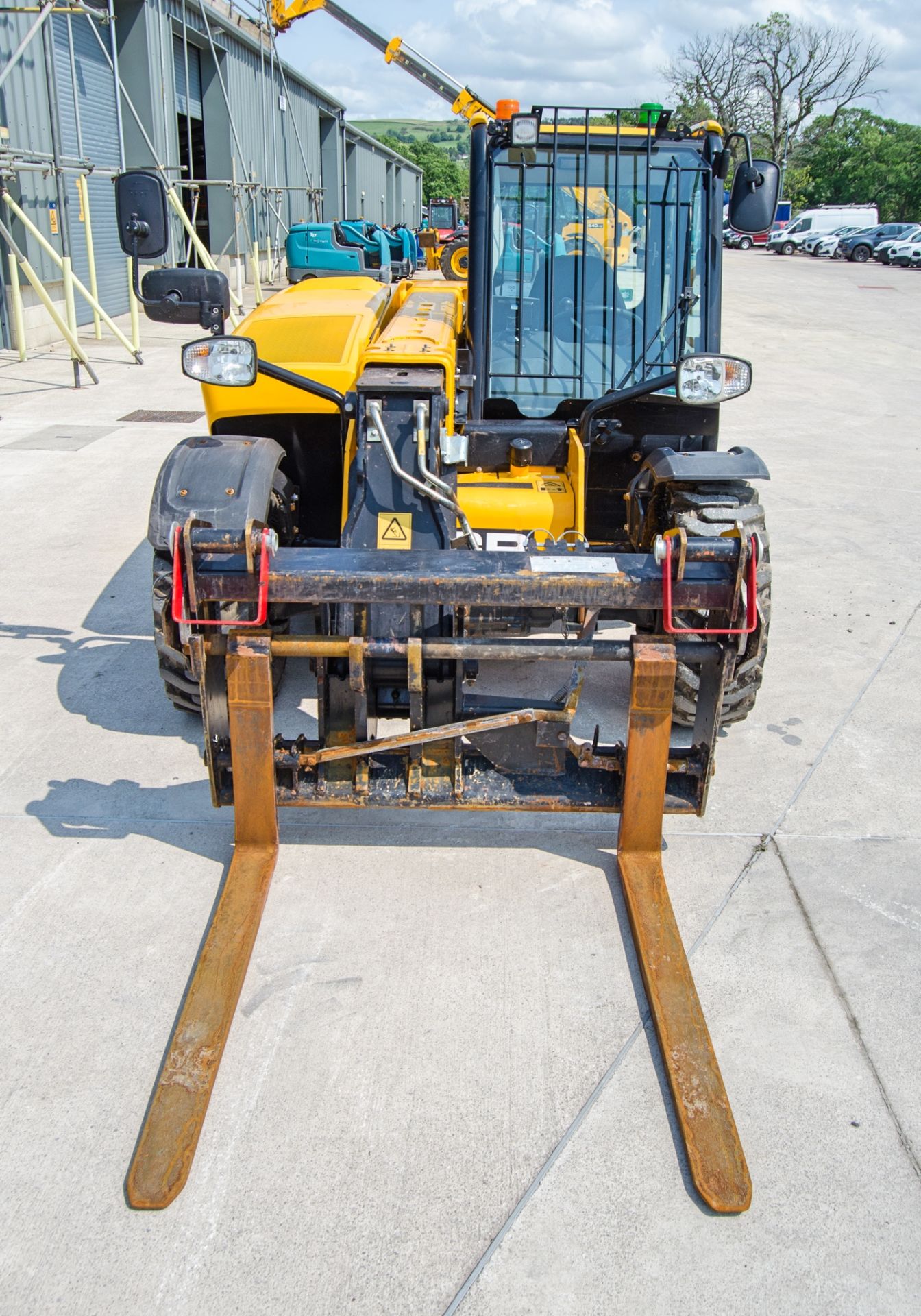 JCB 525-60 Hi-Viz Stage V 6 metre telescopic handler Year: 2024 S/N: 3327922 Recorded Hours: 1153 - Image 5 of 26