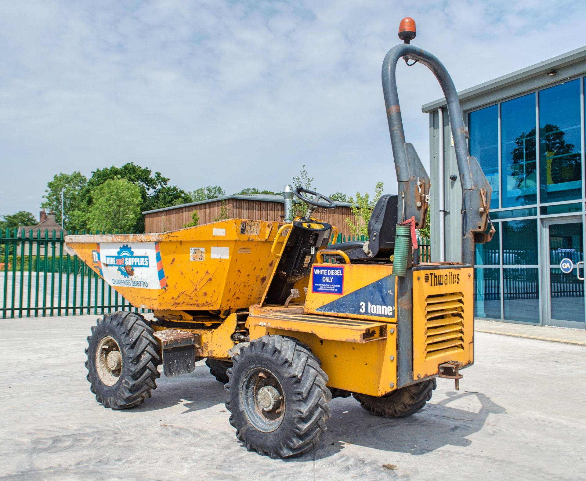 Thwaites 3 tonne swivel skip dumper Year: 2012 S/N: 208C380 Recorded Hours: 2215 18374 - Image 4 of 22
