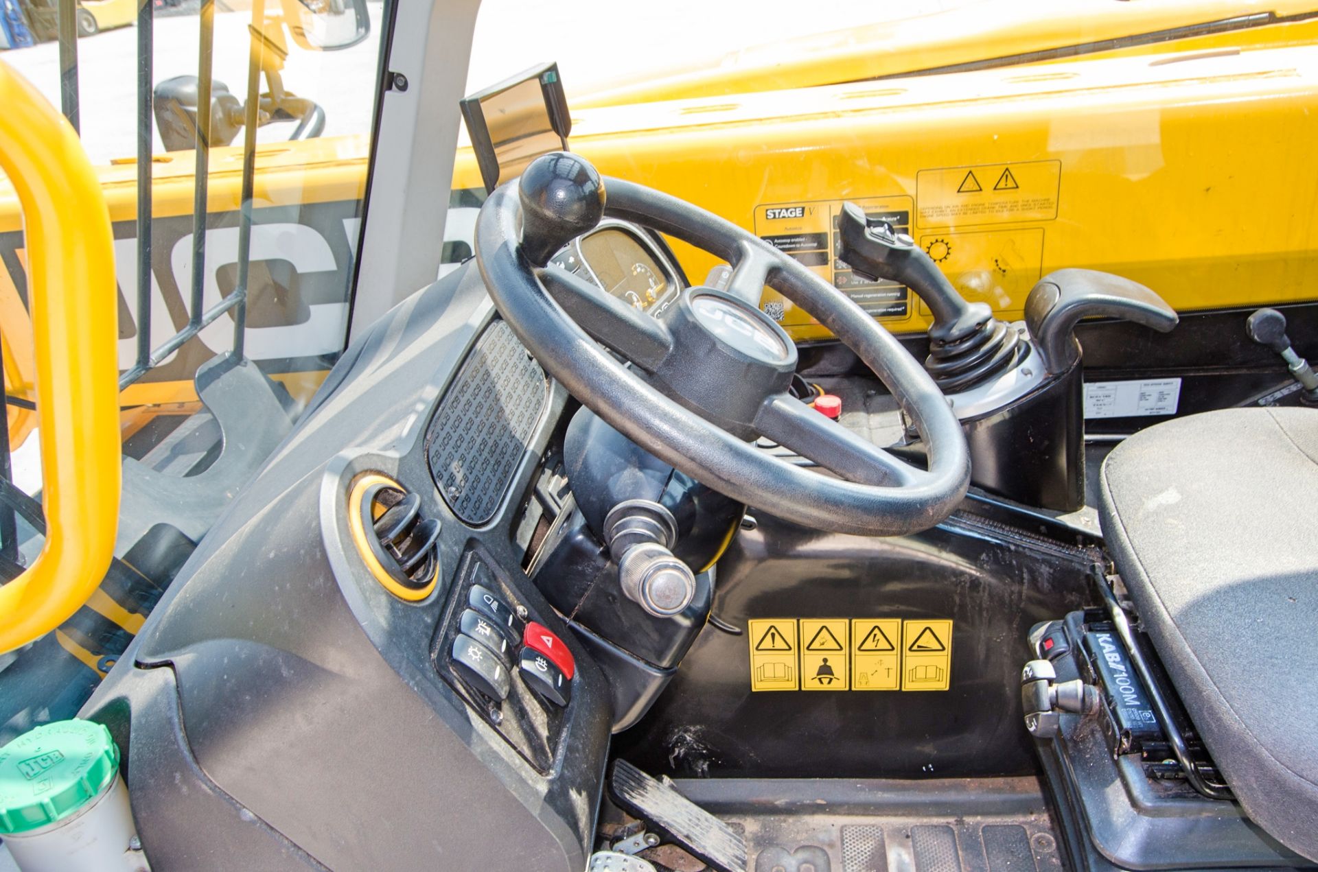 JCB 525-60 Hi-Viz Stage V 6 metre telescopic handler Year: 2024 S/N: 3327922 Recorded Hours: 1153 - Image 18 of 26