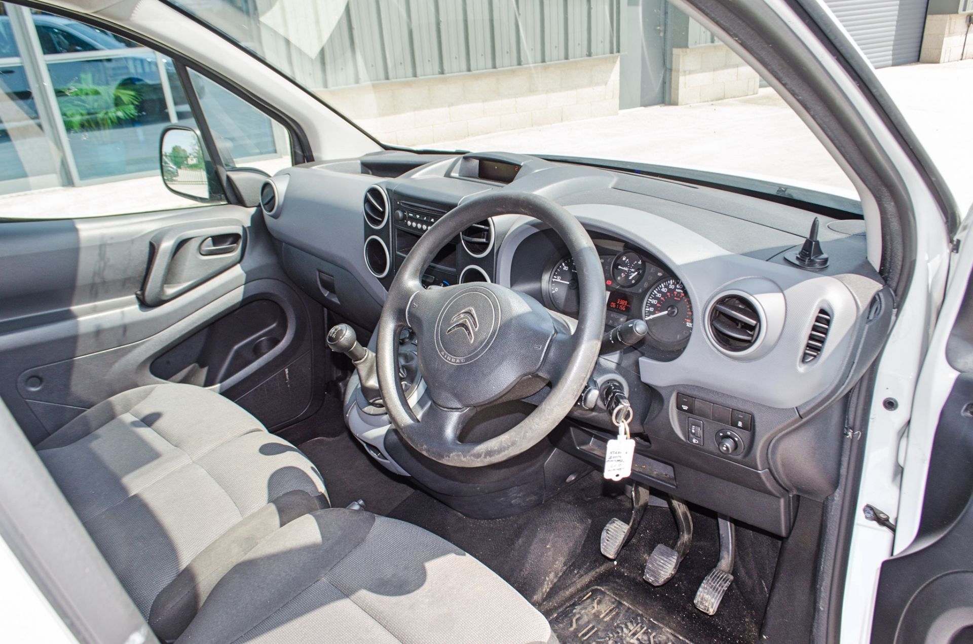 Citroen Berlingo 750 LX 1560cc HDi 5 speed manual panel van Registration Number: MV18 YLX Date of - Image 17 of 25