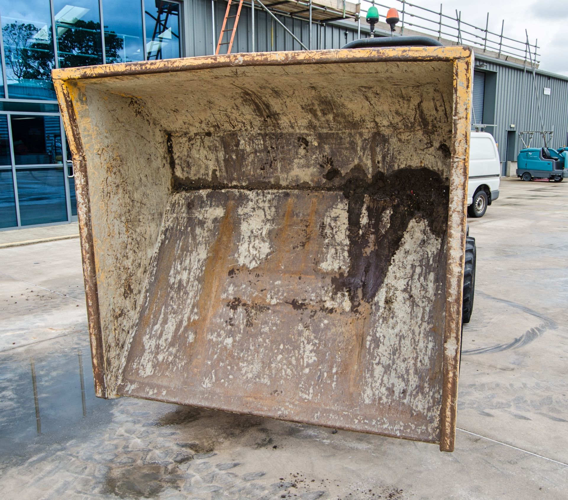 JCB 3 tonne straight skip dumper Year: 2016 S/N: EGGRE9906 Recorded Hours: 1179 A727001 - Image 10 of 22