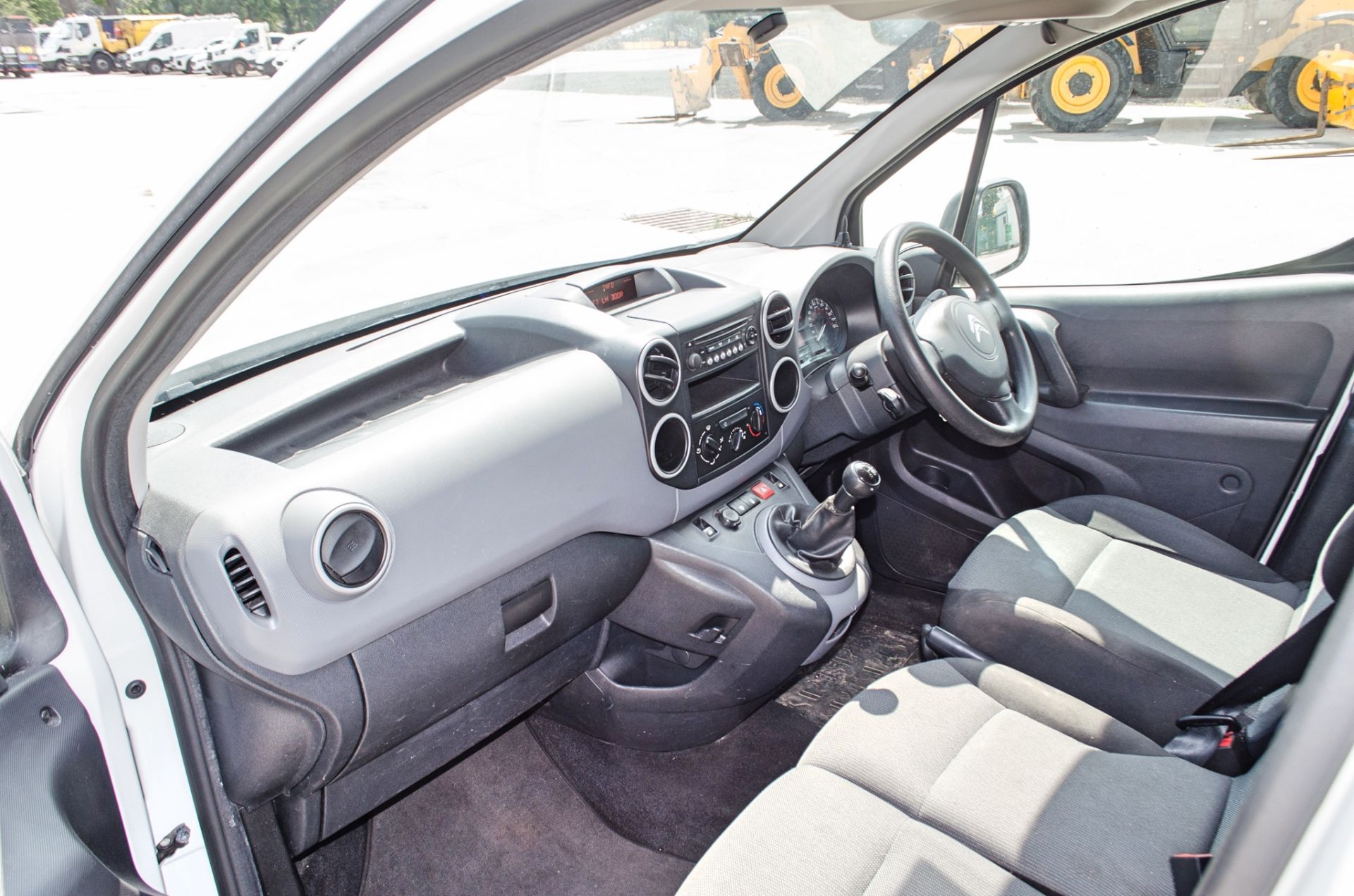 Citroen Berlingo 750 LX 1560cc HDi 5 speed manual panel van Registration Number: MV18 YLX Date of - Image 19 of 25