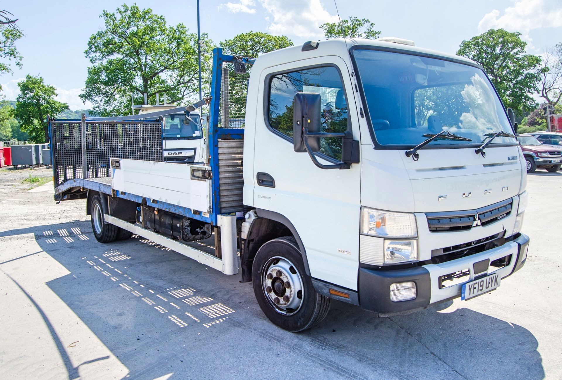 Mitsubishi Fuso Canter 7C18 7.5 tonne 2998cc diesel automatic beaver tail plant lorry Registration - Image 2 of 26