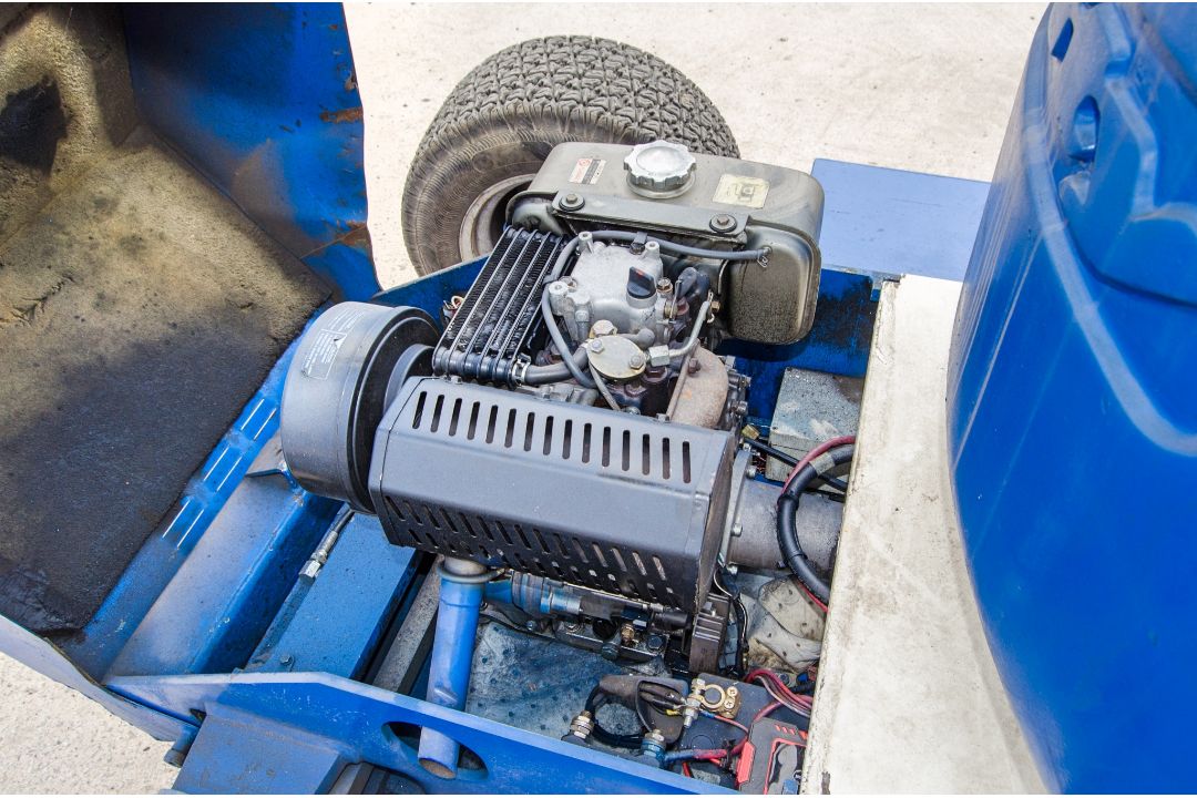 Nifty HR12 diesel/battery electric articulated boom access platform Year: 2011 S/N: 1220608 HYP117 - Image 13 of 15