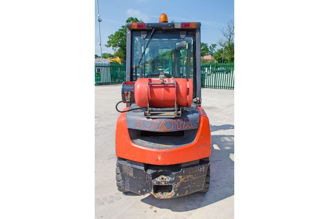 Toyota Tonero 30 3 tonne gas powered fork lift truck Year: 2009 S/N: 028FG130 Recorded Hours: 10,131 - Image 6 of 22