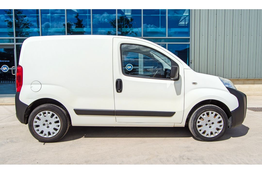 Peugeot Bipper Professional HDi 1248cc diesel 5 speed manual panel van Registration Number: AO65 SRV - Image 8 of 30