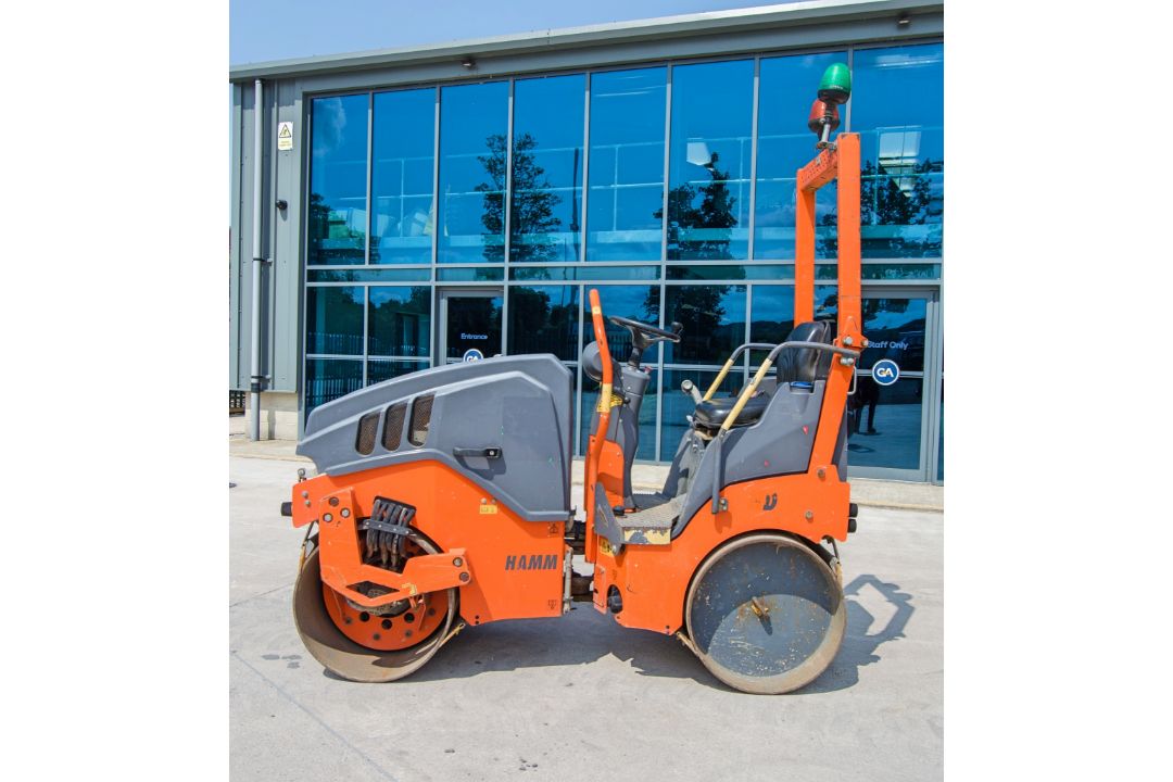 Hamm HD8VV double drum ride on roller Year: 2016 S/N: H1993533 Recorded Hours: 240 A728565 - Image 7 of 20