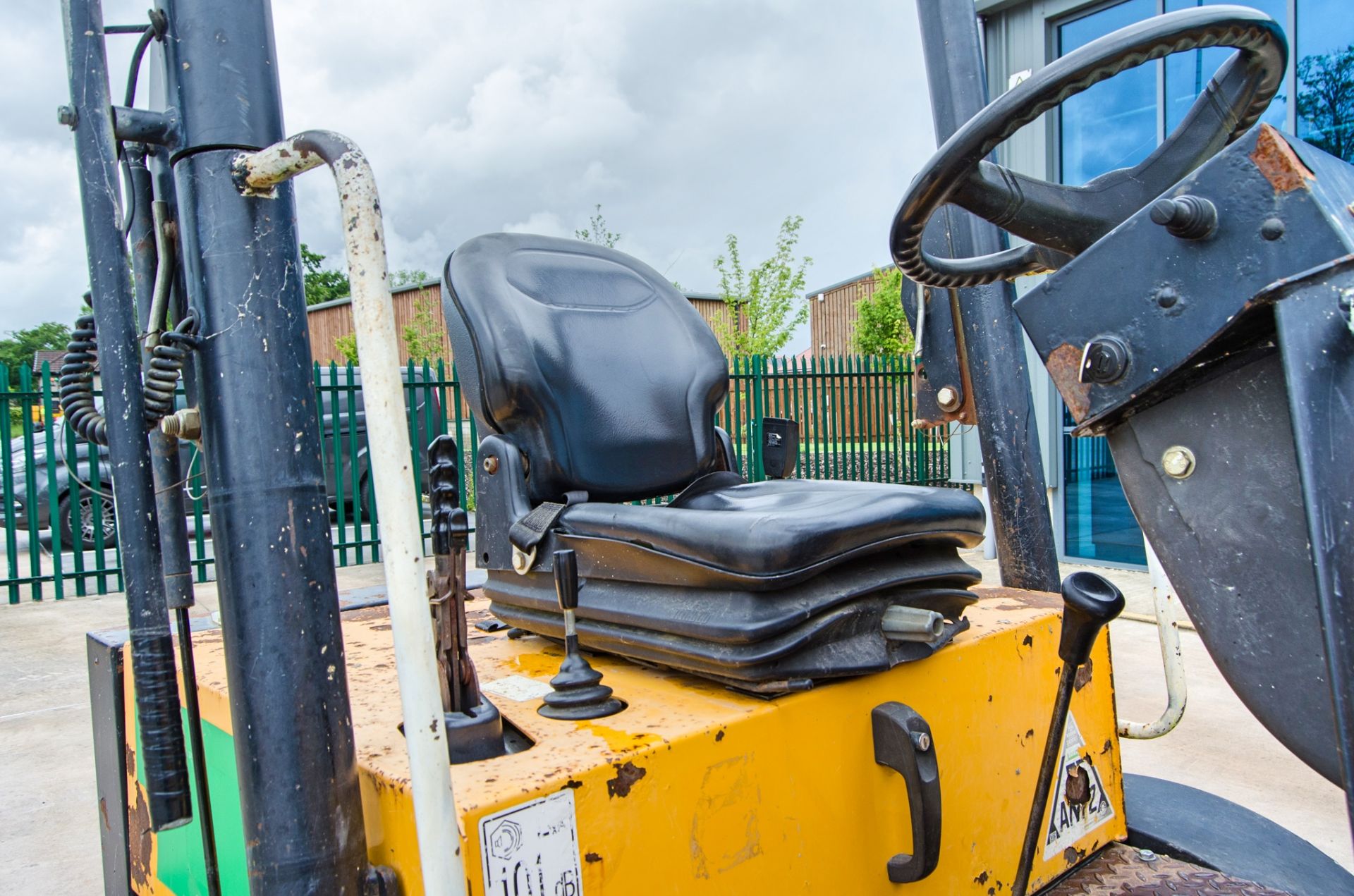 JCB 3 tonne straight skip dumper Year: 2016 S/N: EGGRE9906 Recorded Hours: 1179 A727001 - Image 17 of 22