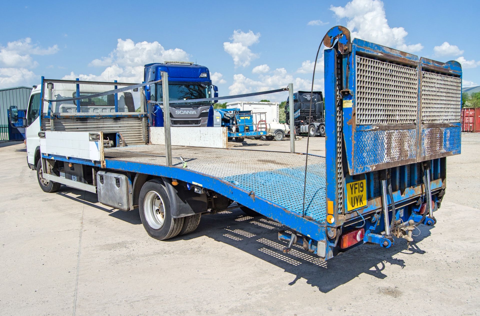Mitsubishi Fuso Canter 7C18 7.5 tonne 2998cc diesel automatic beaver tail plant lorry Registration - Image 4 of 26