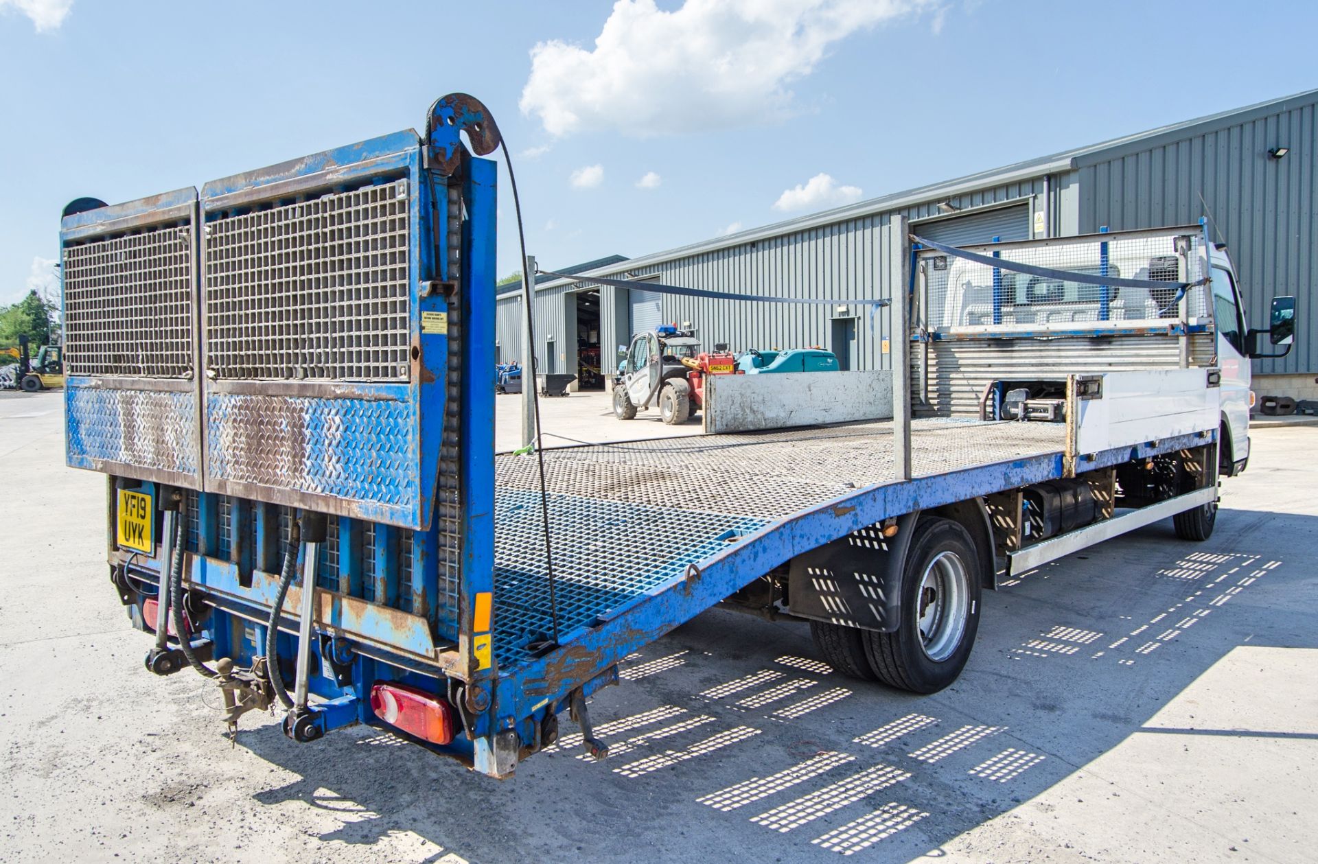 Mitsubishi Fuso Canter 7C18 7.5 tonne 2998cc diesel automatic beaver tail plant lorry Registration - Image 3 of 26