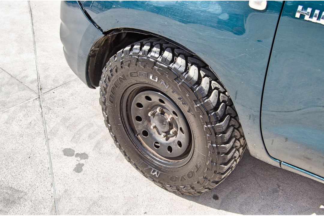 Toyota Hilux HL2 D-4D 2494cc diesel 5 speed manual 4 wheel drive double cab pick up Registration - Image 13 of 32