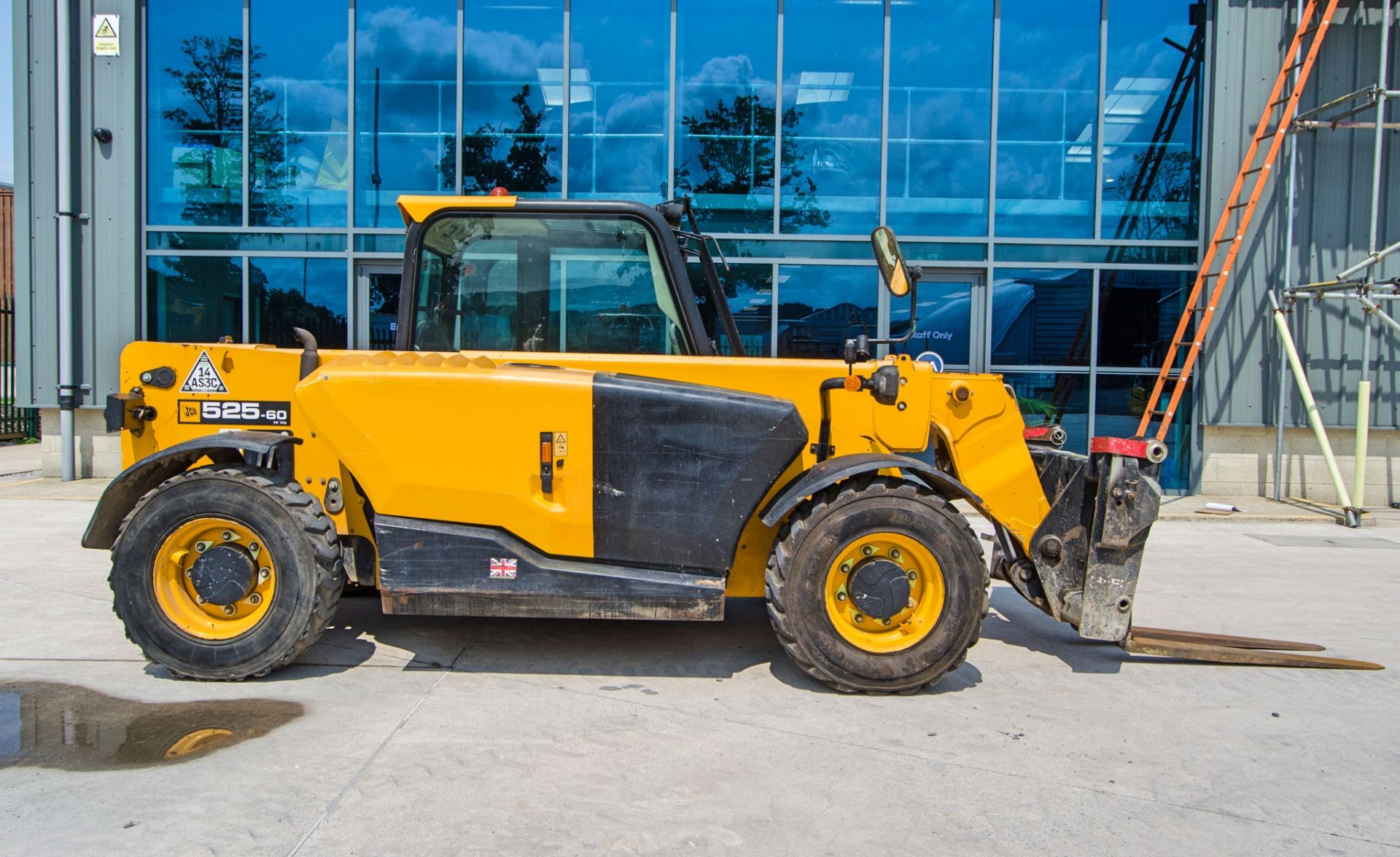 JCB 525-60 Hi-Viz 6 metre telescopic handler Year: 2017 S/N: 2459029 Recorded Hours: 3344 c/w - Image 8 of 24