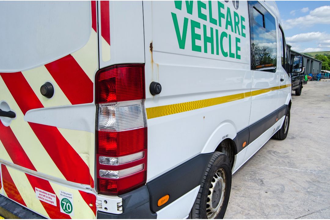 Mercedes Benz Sprinter 313 CDi 2143cc diesel 6 speed manual welfare van Registration Number: DK64 - Image 12 of 33