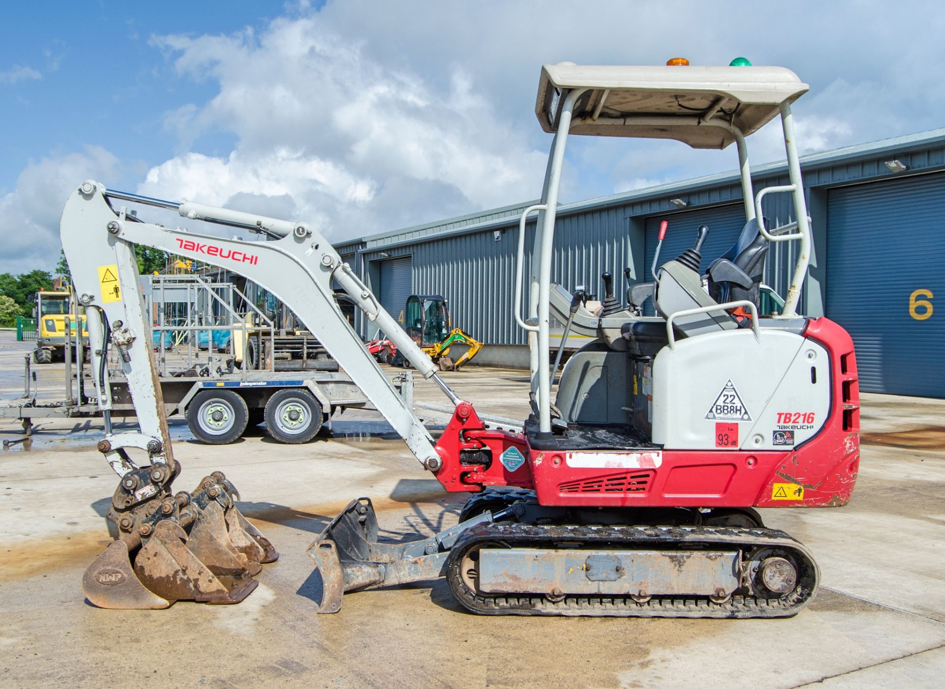 Takeuchi TB216 1.6 tonne rubber tracked mini excavator Year: 2021 S/N: 216018237 Recorded Hours: - Image 8 of 37
