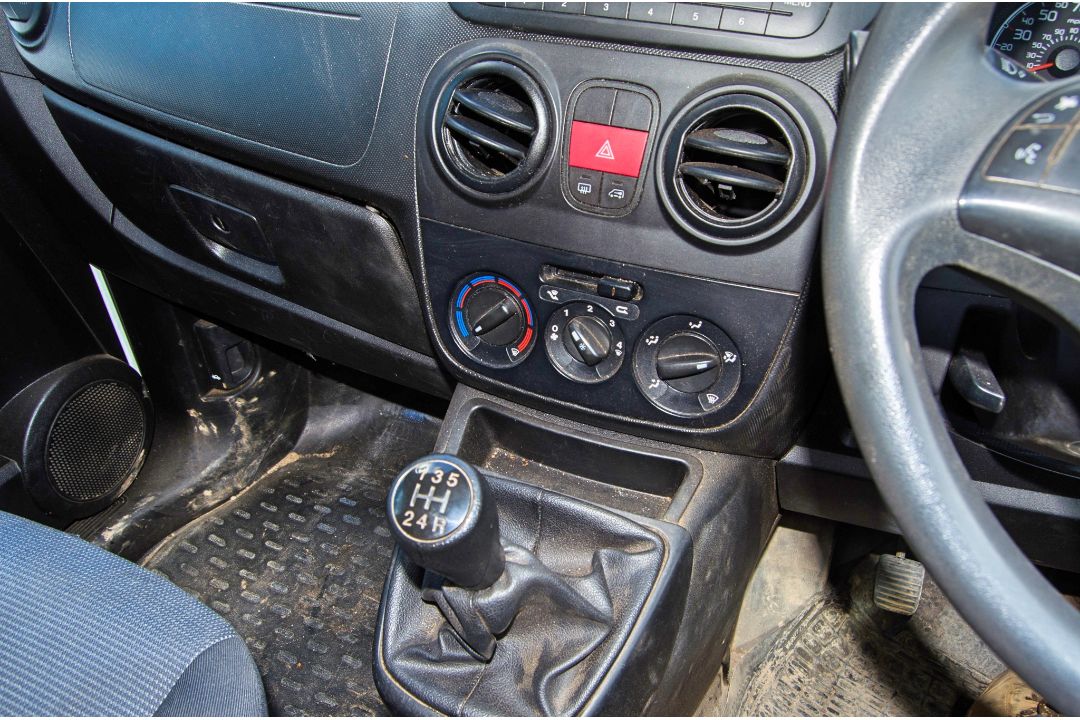 Peugeot Bipper Professional HDi 1248cc diesel 5 speed manual panel van Registration Number: AO65 SRV - Image 22 of 30