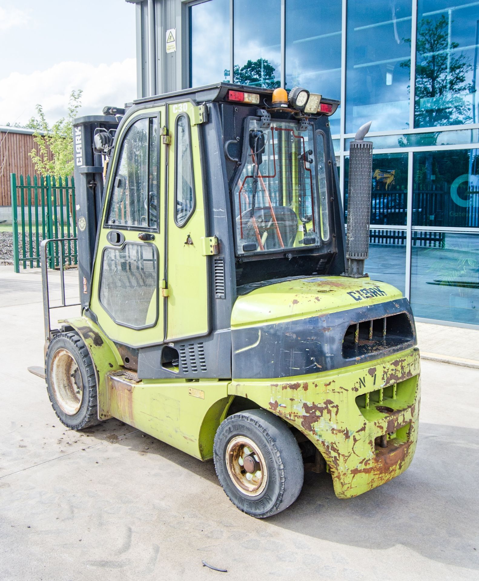 Clark C30D 3 tonne diesel fork lift truck Year: 2015 S/N: 8296 Recorded Hours: 5749 N707473 - Image 3 of 23
