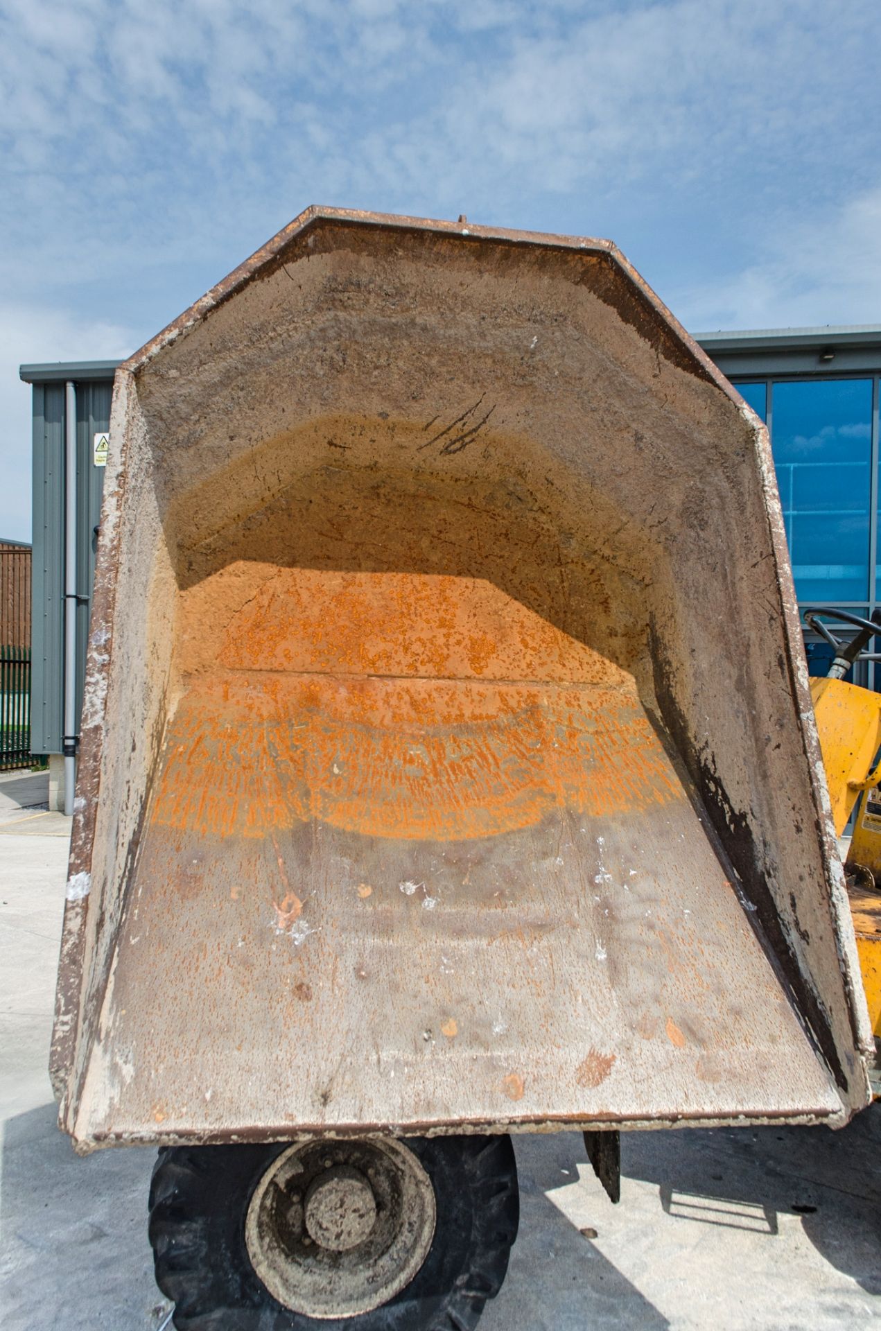 Thwaites 3 tonne swivel skip dumper Year: 2012 S/N: 208C380 Recorded Hours: 2215 18374 - Image 11 of 22