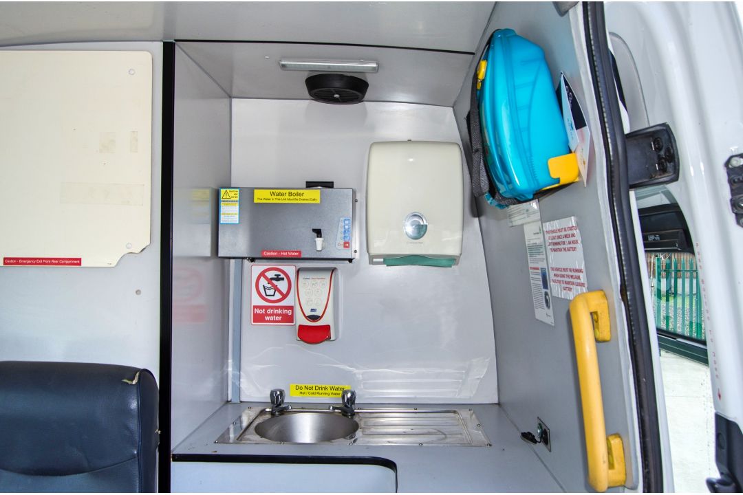 Mercedes Benz Sprinter 313 CDi 2143cc diesel 6 speed manual welfare van Registration Number: DK64 - Image 27 of 33