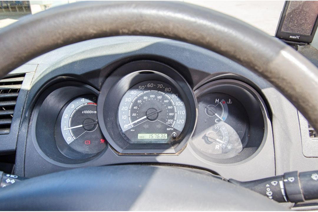 Toyota Hilux HL2 D-4D 2494cc diesel 5 speed manual 4 wheel drive double cab pick up Registration - Image 27 of 32