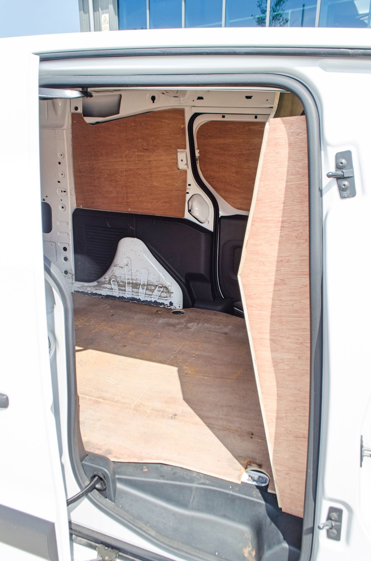 Citroen Berlingo 750 LX 1560cc HDi 5 speed manual panel van Registration Number: MV18 YLX Date of - Image 21 of 25