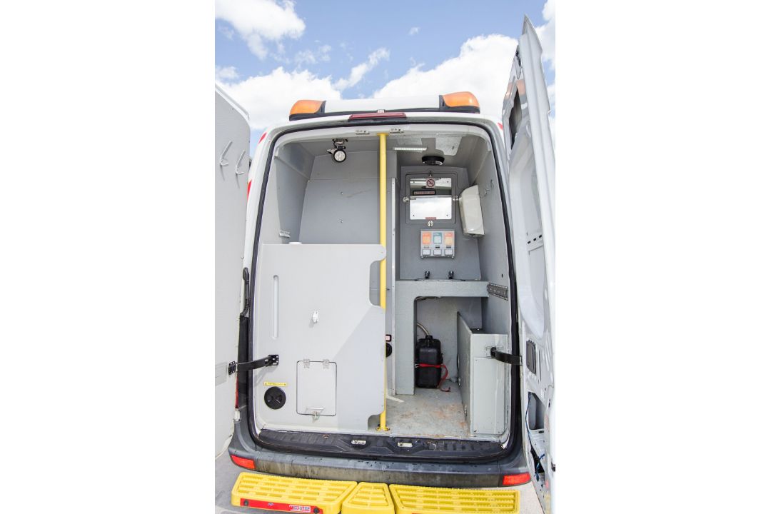 Mercedes Benz Sprinter 313 CDi 2143cc diesel 6 speed manual welfare van Registration Number: DK64 - Image 28 of 33