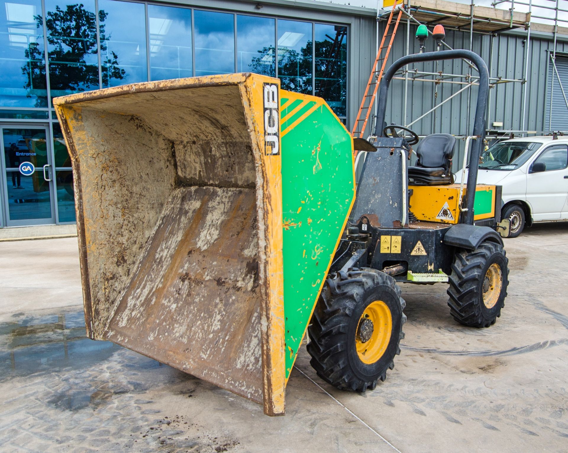JCB 3 tonne straight skip dumper Year: 2016 S/N: EGGRE9906 Recorded Hours: 1179 A727001 - Image 9 of 22