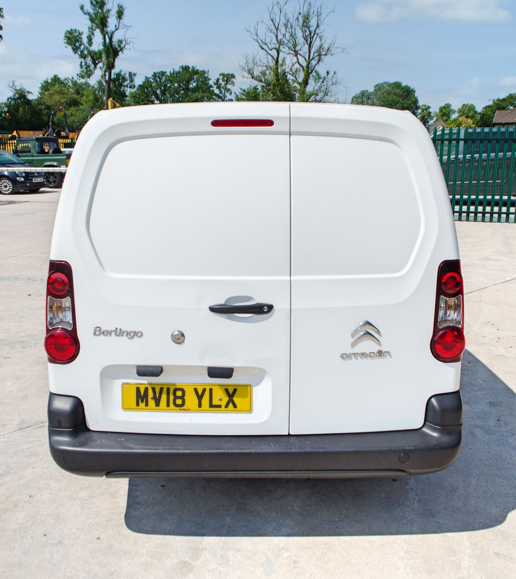 Citroen Berlingo 750 LX 1560cc HDi 5 speed manual panel van Registration Number: MV18 YLX Date of - Image 6 of 25