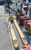 Hand hydraulic long reach pallet truck CH26448