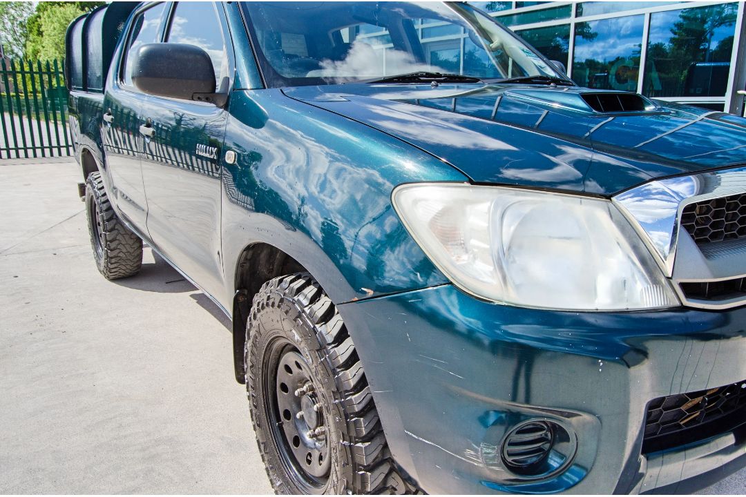 Toyota Hilux HL2 D-4D 2494cc diesel 5 speed manual 4 wheel drive double cab pick up Registration - Image 11 of 32