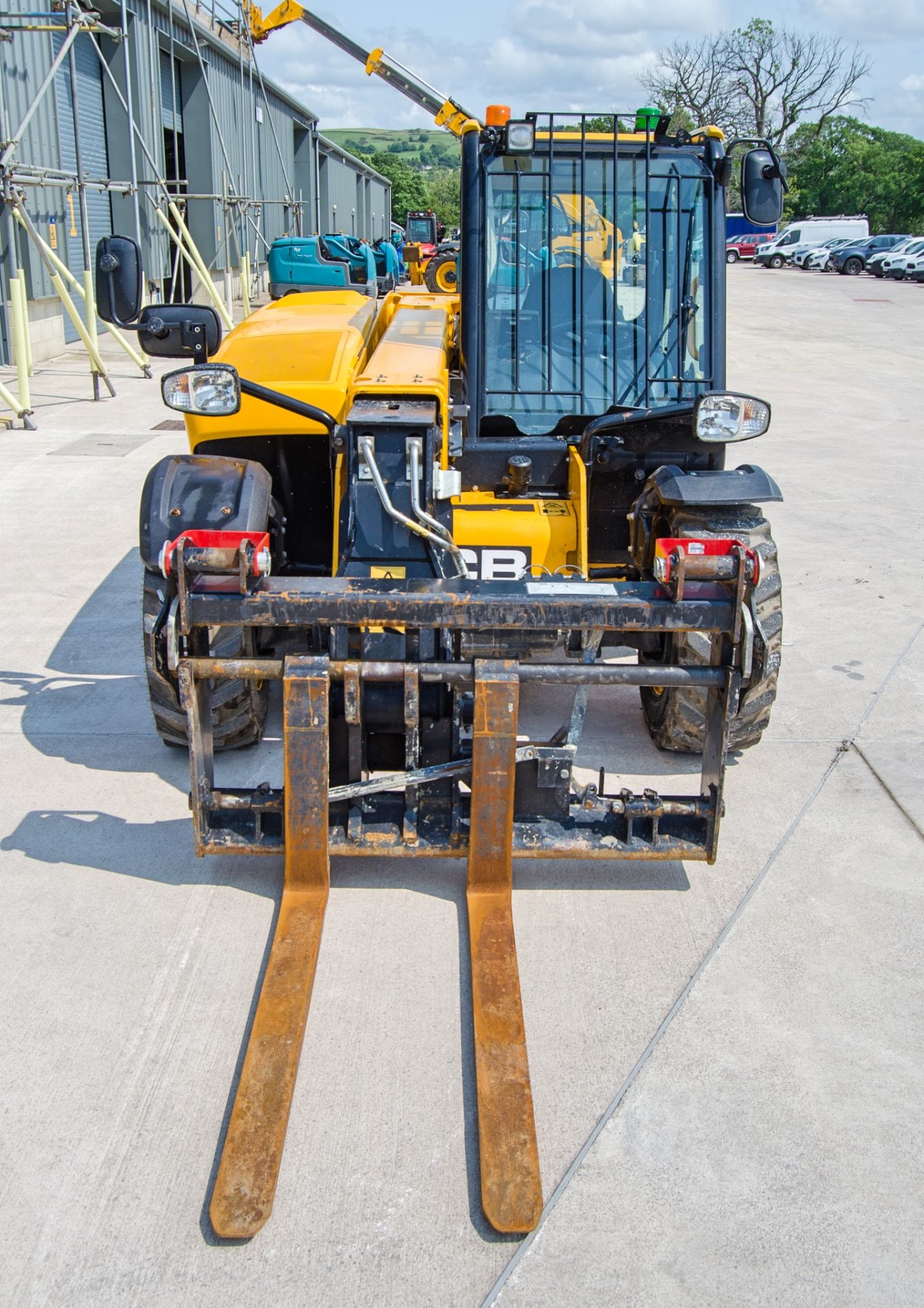 JCB 525-60 Hi-Viz Stage V 6 metre telescopic handler Year: 2024 S/N: 3328455 Recorded Hours: 920 c/w - Image 5 of 26