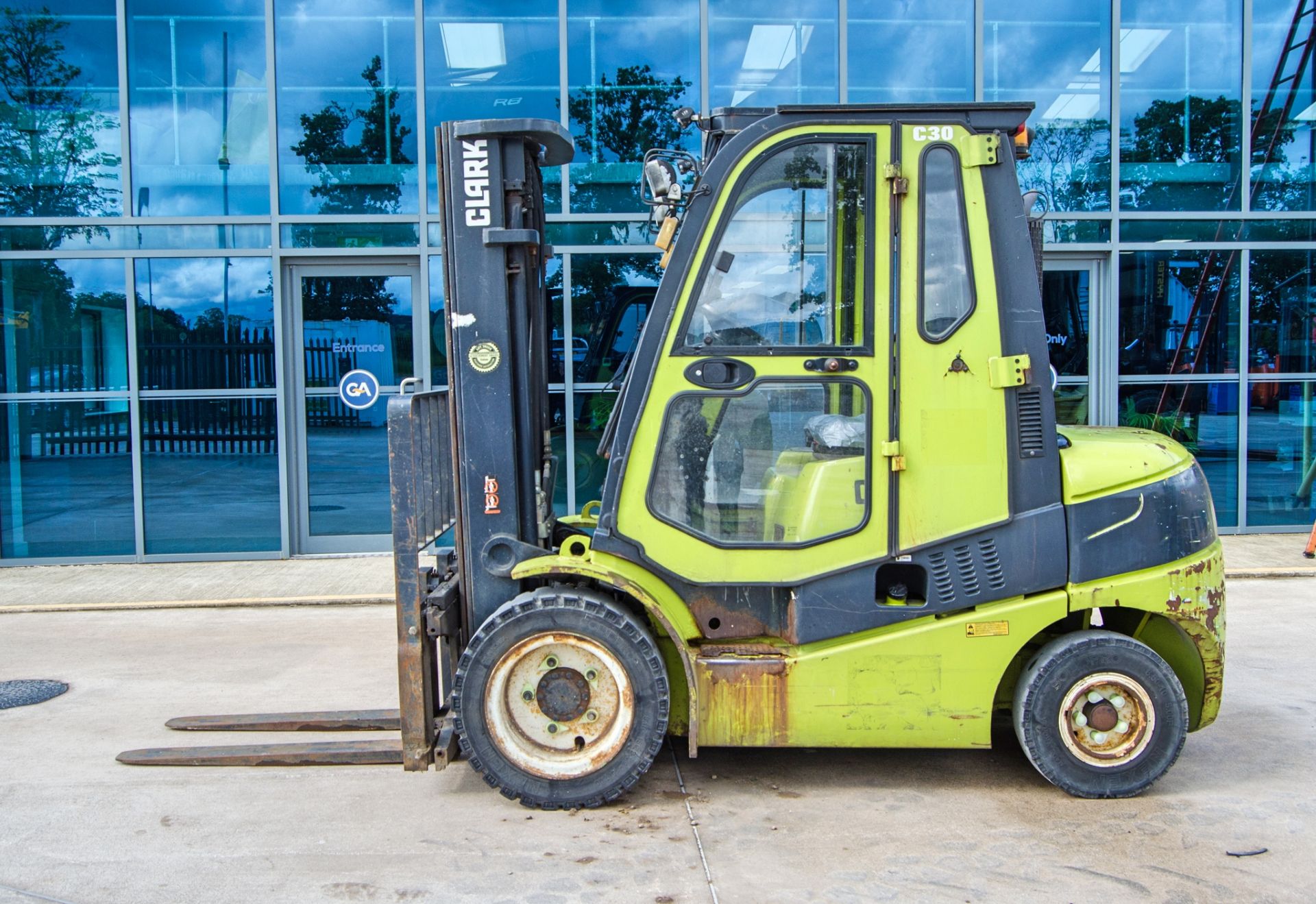 Clark C30D 3 tonne diesel fork lift truck Year: 2015 S/N: 8296 Recorded Hours: 5749 N707473 - Image 7 of 23
