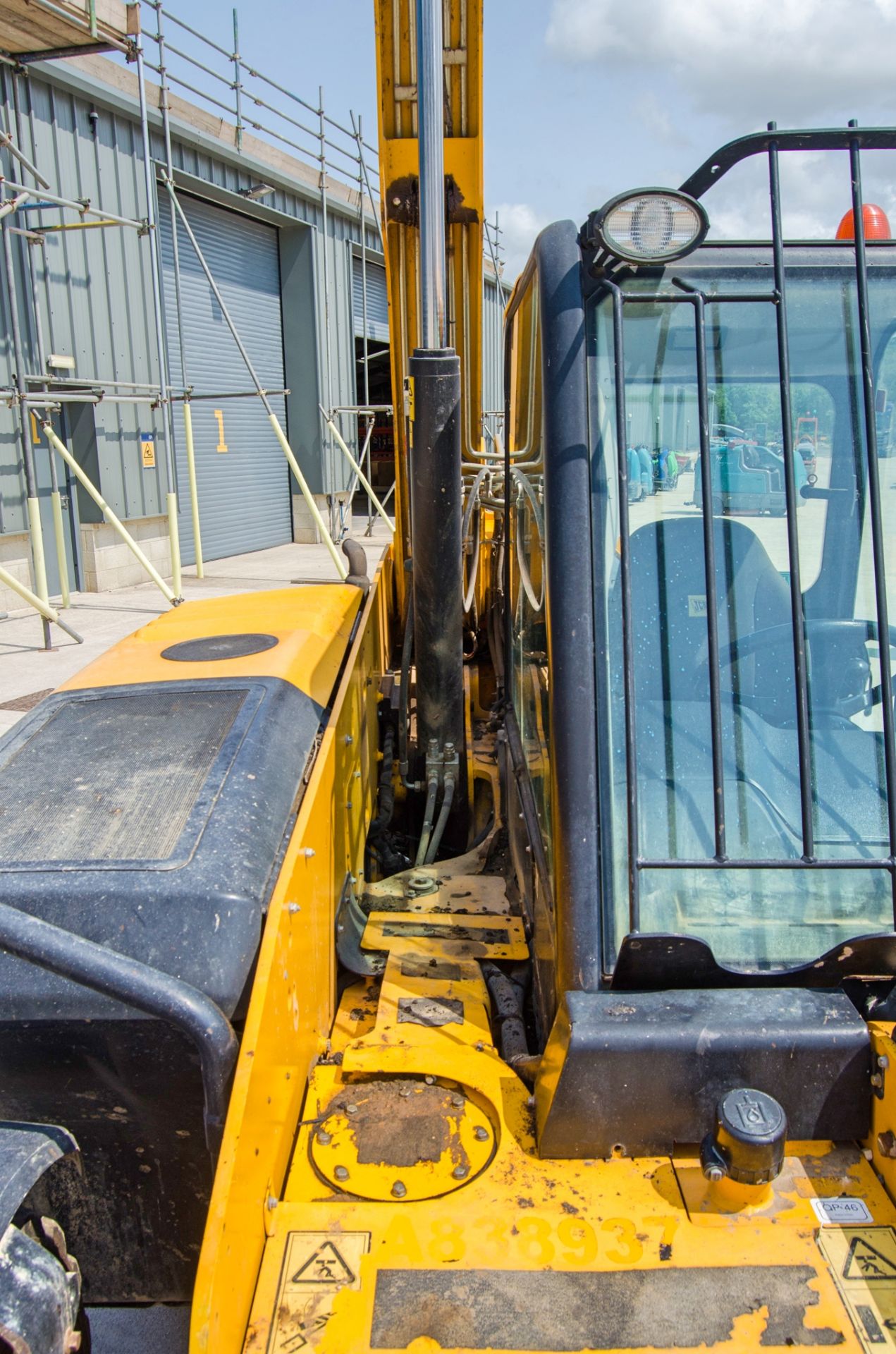 JCB 525-60 Hi-Viz 6 metre telescopic handler Year: 2017 S/N: 2459029 Recorded Hours: 3344 c/w - Image 11 of 24