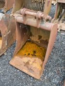 2ft digging bucket Pin diameter: 45mm Pin centres: 340mm Pin width: 170mm
