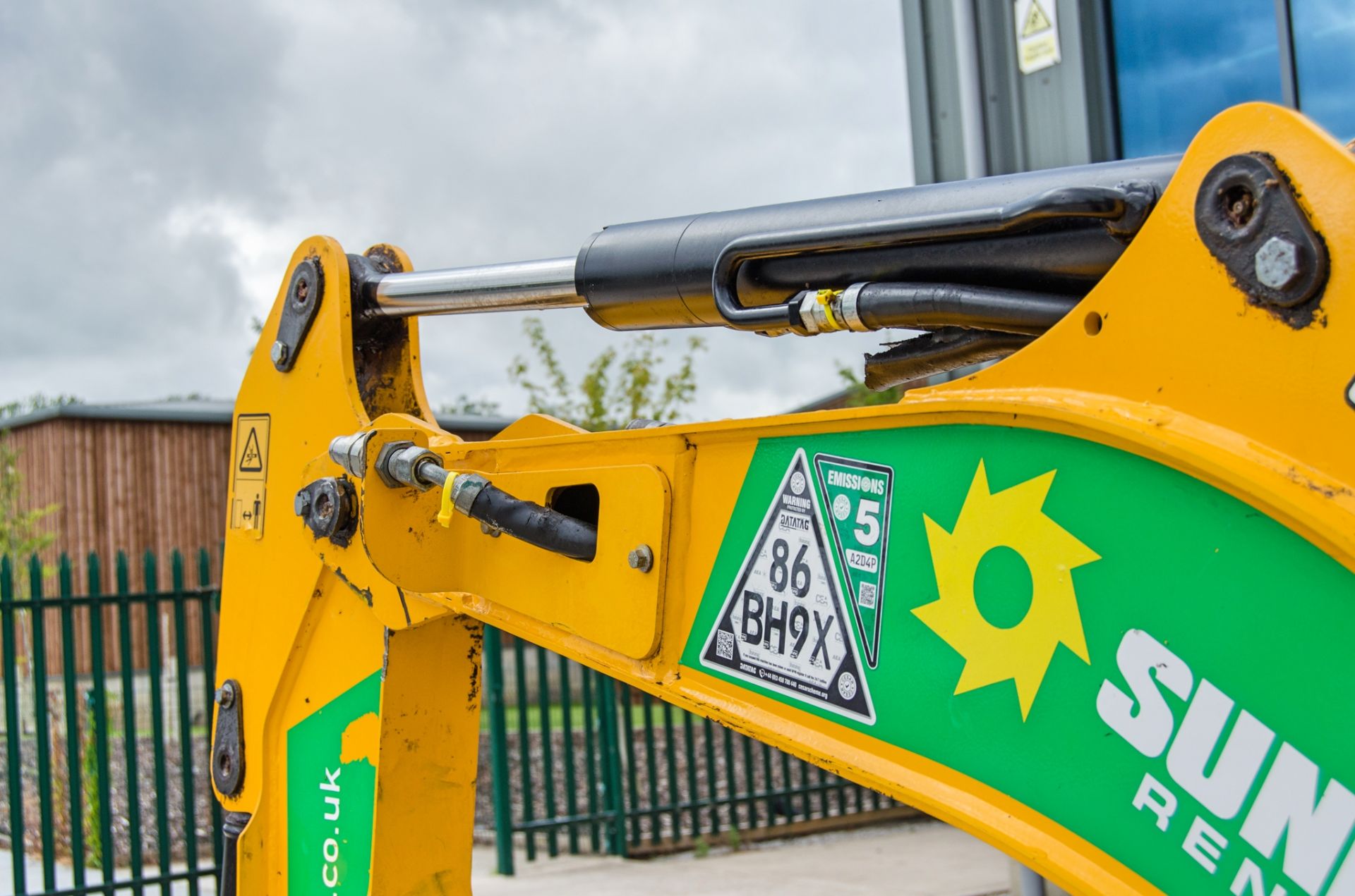 JCB 16 C-1 1.6 tonne rubber tracked mini excavator Year: 2018 S/N: 2492740 Recorded Hours: 1745 - Image 18 of 28