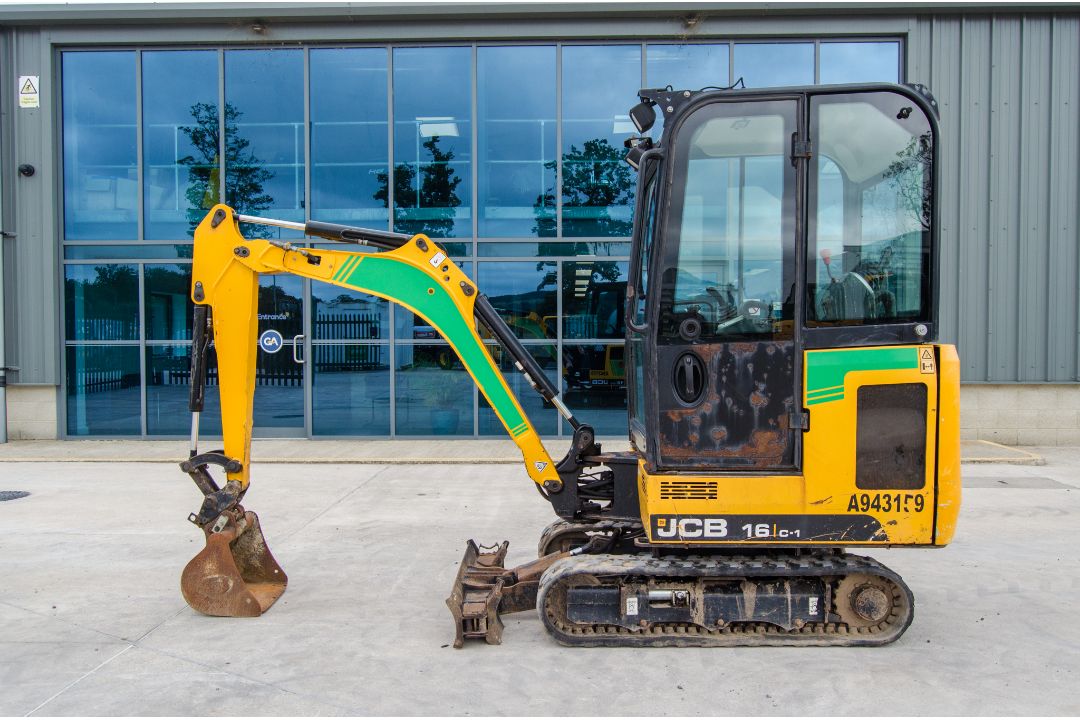 JCB 16 C-1 1.6 tonne rubber tracked mini excavator Year: 2018 S/N: 2492725 Recorded Hours: 158 - Image 7 of 26