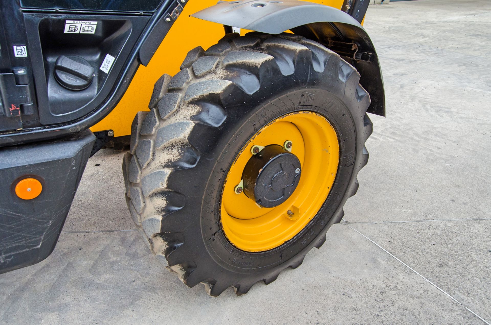 JCB 535-125 Hi-Viz Stage V 12.5 metre telescopic handler Year: 2023 S/N: 3238279 Recorded Hours: - Image 14 of 27
