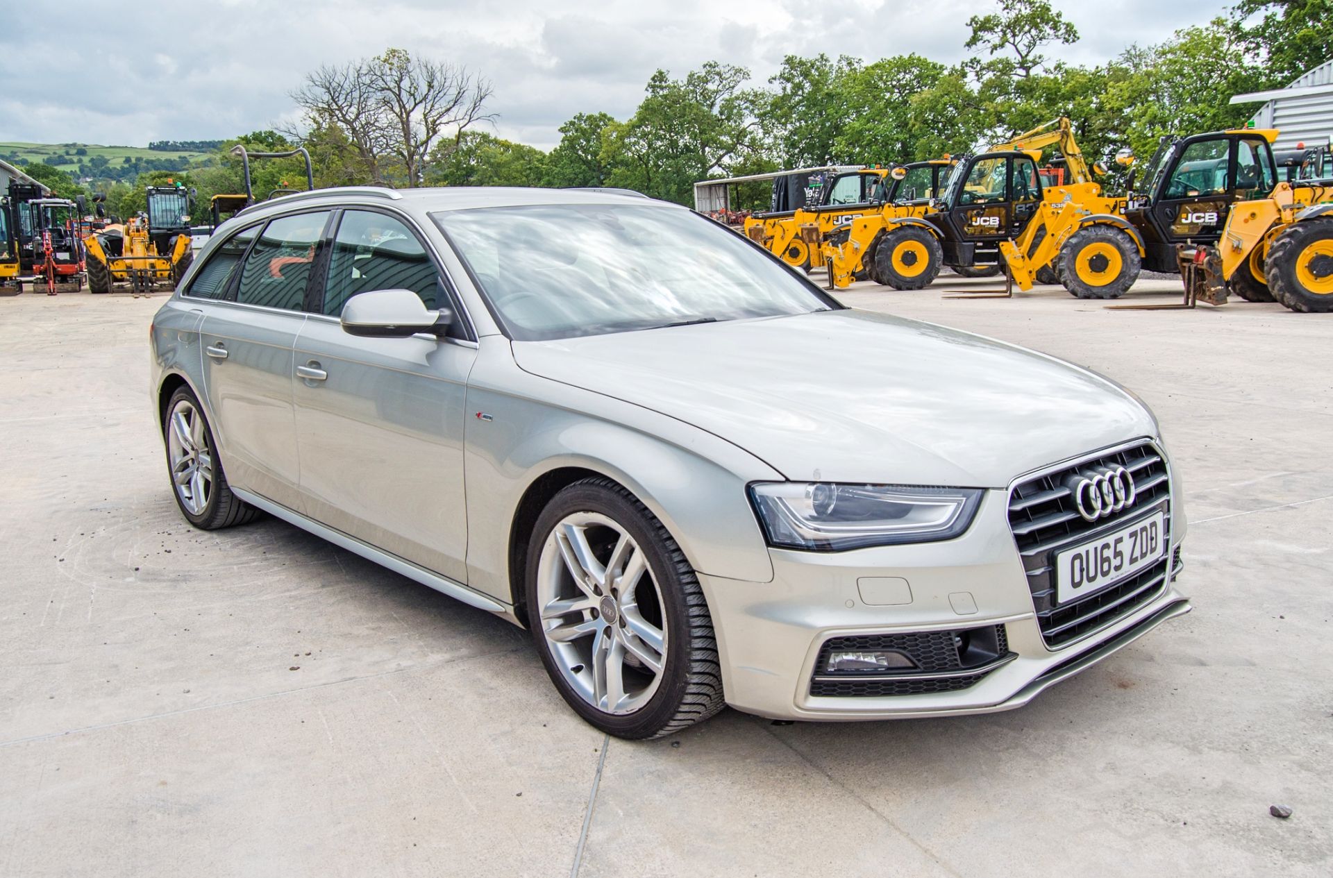 Audi A4 S Line TDi Avant 1968cc diesel 6 speed manual estate car Registration Number: OU65 ZDD - Image 2 of 35