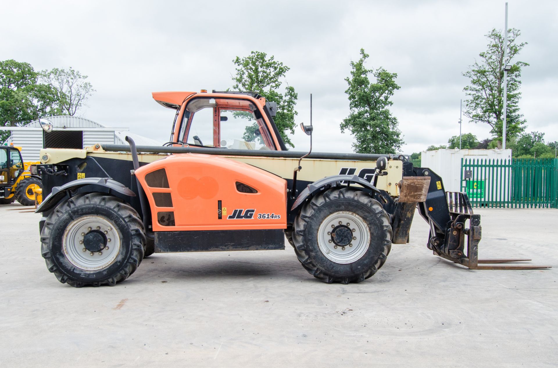 JLG 3614 RS 14 metre telescopic handler Year: 2015 S/N: C60007782 Recorded Hours: 3544 c/w sway - Image 7 of 25