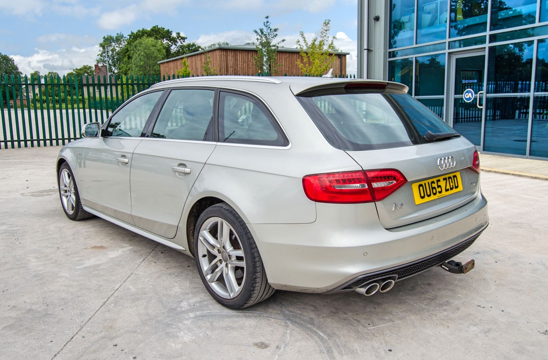 Audi A4 S Line TDi Avant 1968cc diesel 6 speed manual estate car Registration Number: OU65 ZDD - Image 4 of 35
