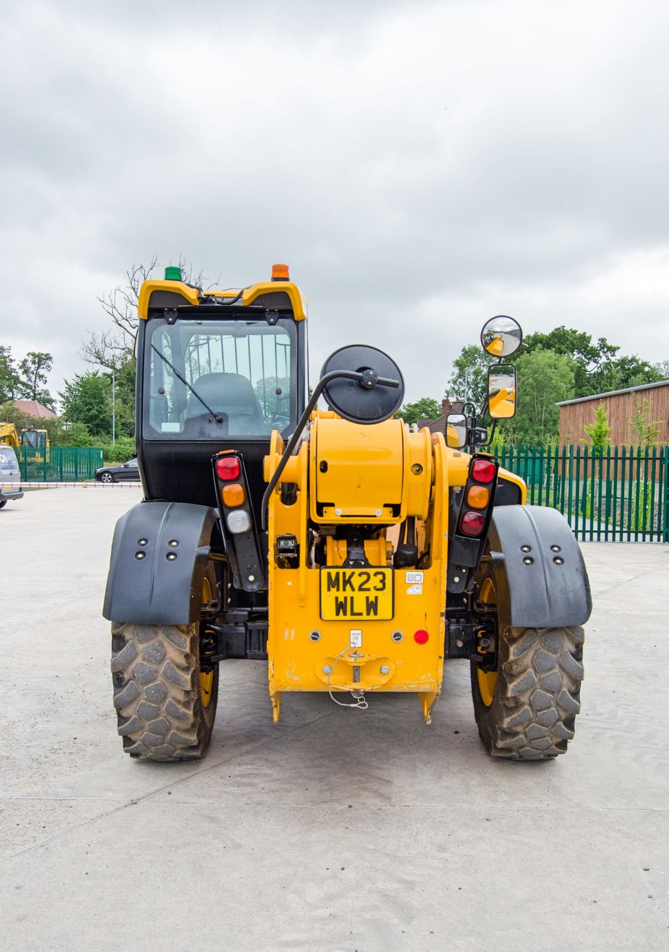 JCB 535-125 Hi-Viz Stage V 12.5 metre telescopic handler Year: 2023 S/N: 3238279 Recorded Hours: - Image 6 of 27