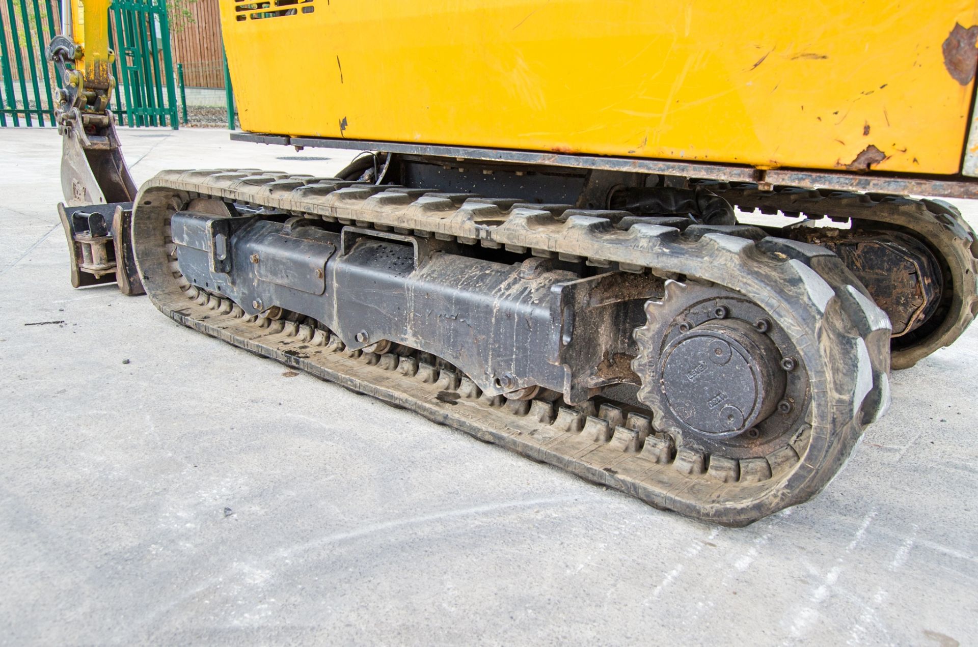 JCB 16 C-1 1.6 tonne rubber tracked mini excavator Year: 2018 S/N: 2492740 Recorded Hours: 1745 - Image 12 of 28